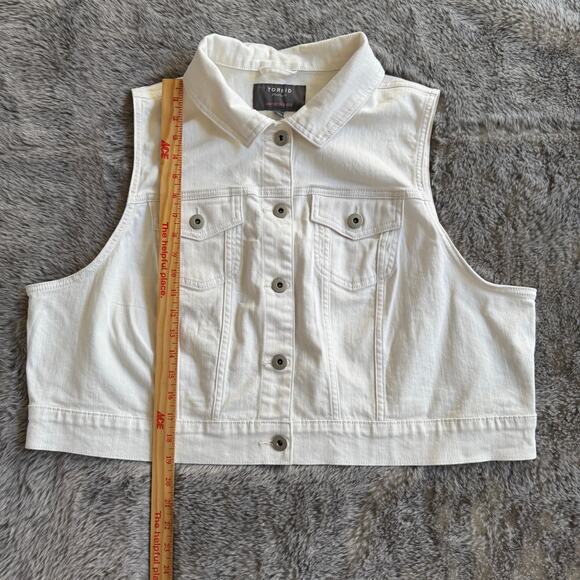 Torrid White Crop Denim Vest NEW Size 3 3X NWT Closet Staple Capsule Wardrobe - Picture 16 of 16